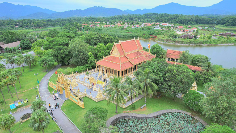 Làng văn hoá dân tộc Việt Nam